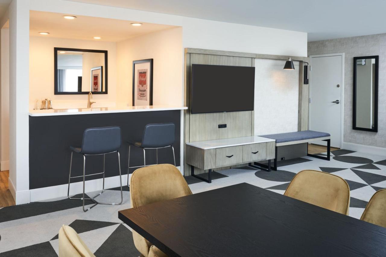 Sheraton Pittsburgh Hotel At Station Square Bagian luar foto