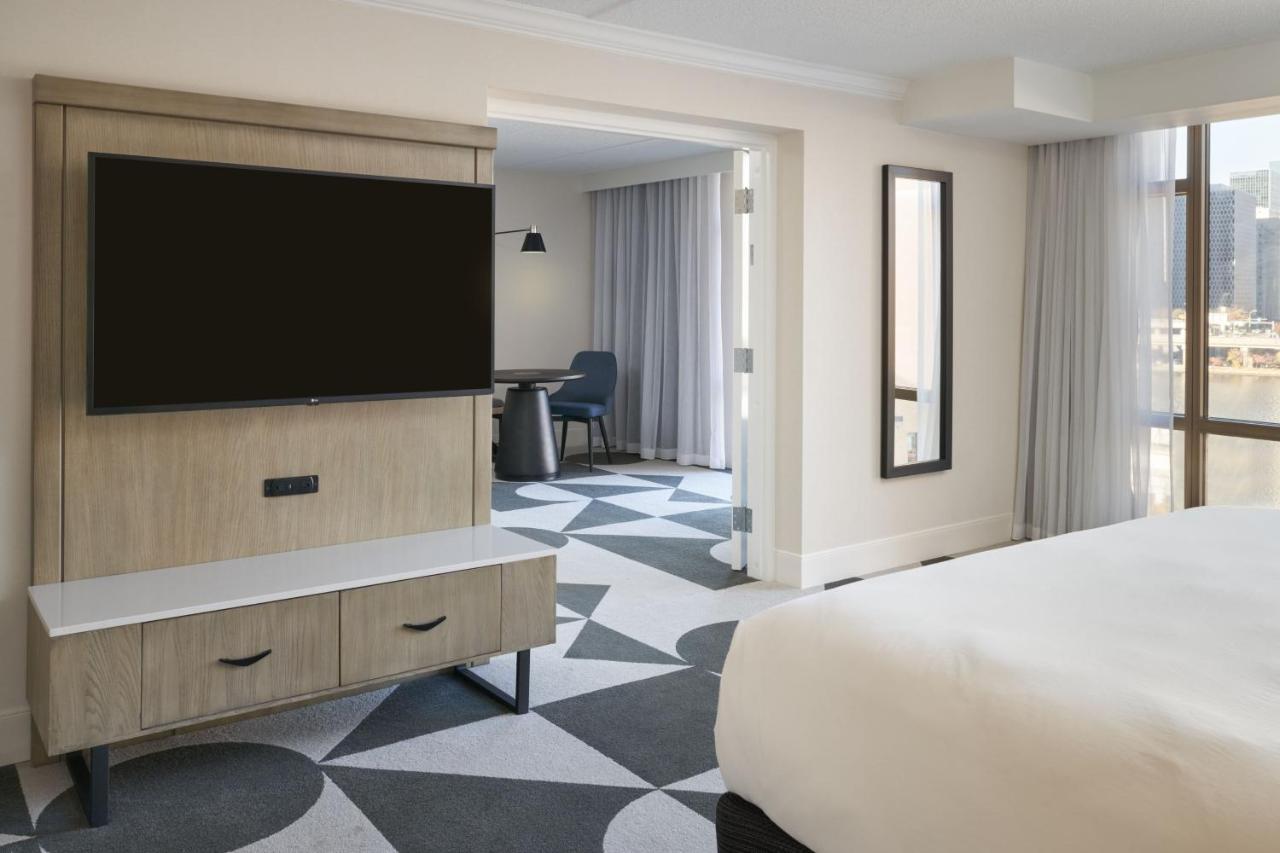 Sheraton Pittsburgh Hotel At Station Square Bagian luar foto