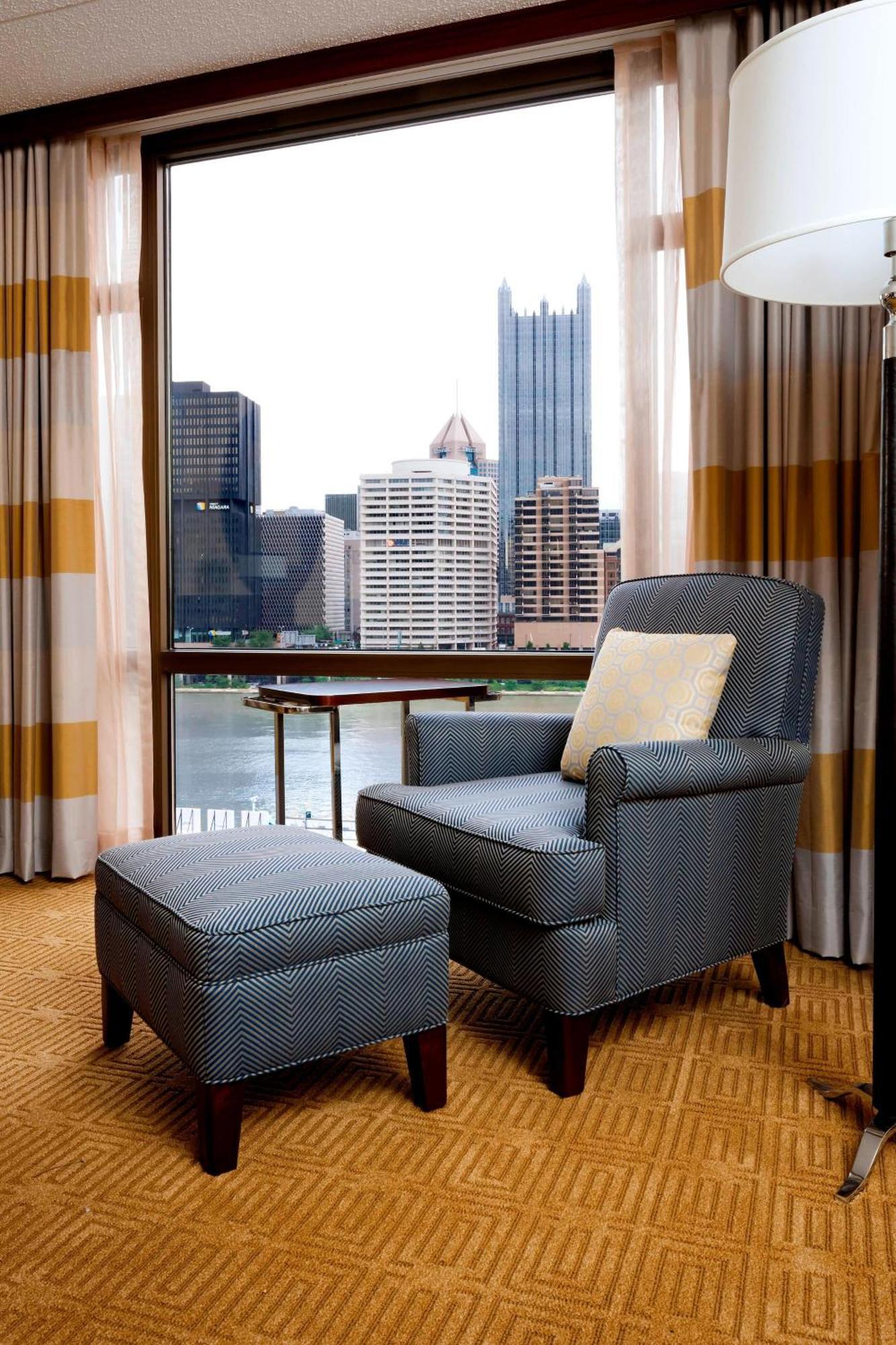 Sheraton Pittsburgh Hotel At Station Square Bagian luar foto